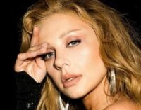 «Не стыдно?» «Секси!» Тина Кароль примерила откровенный купальник с вырезами возле паха