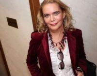 «Считает себя неидеальной»: дочь легендарного актёра Яковлева сделала еще одну пластическую операцию перед юбилеем