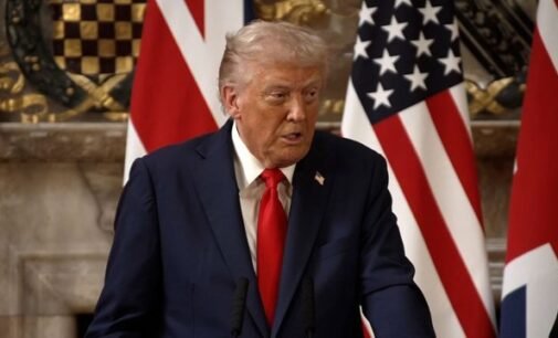 Трамп пообіцяв кожному громадянину США $2000 дивідендів за рахунок митних надходжень